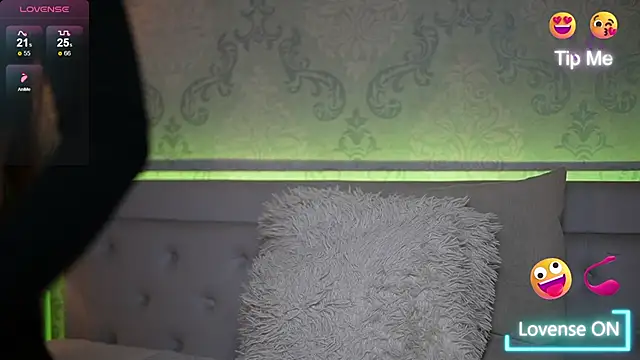 Snapshot of AmyKaiya chatting on 02-12-25, 03:18 AmyKaiya online show from 02-12-25, 03:18