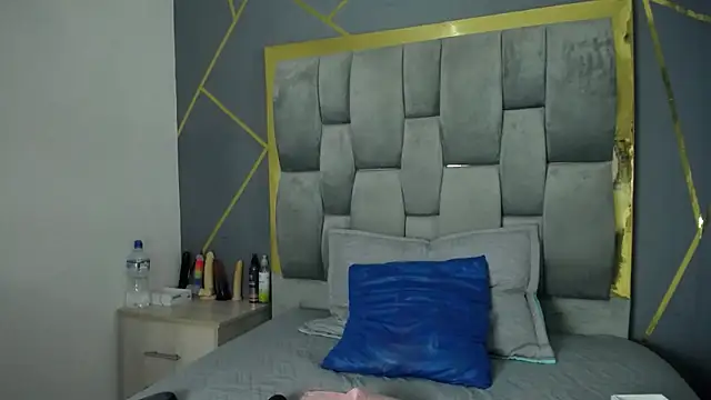 Snapshot of Veronny_P chatting on 02-18-25, 01:44 Veronny P online show from 02-18-25, 01:44