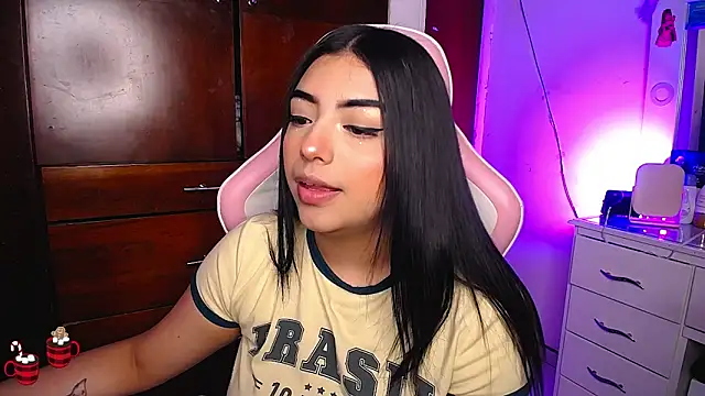 Snapshot of eva_six chatting on 02-12-25, 08:29 eva six online show from 02-12-25, 08:29