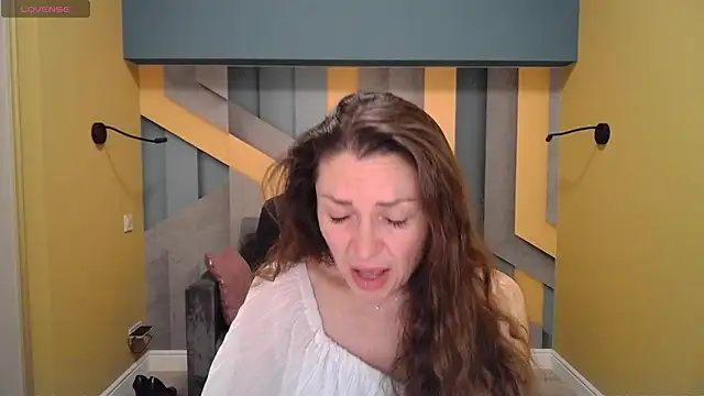 EllaLong online show from 01-17-25, 03:32