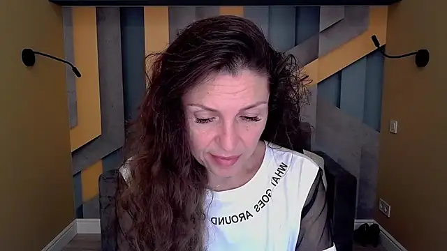 EllaLong online show from 09-10-25, 11:32