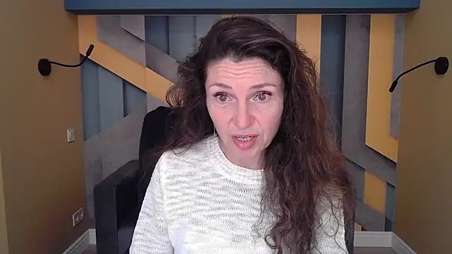 EllaLong online show from 09-28-25, 11:37