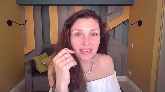 EllaLong online show from 04-01-26, 01:52