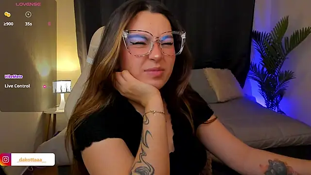 dakottaa  online show from 12-03-25, 11:36