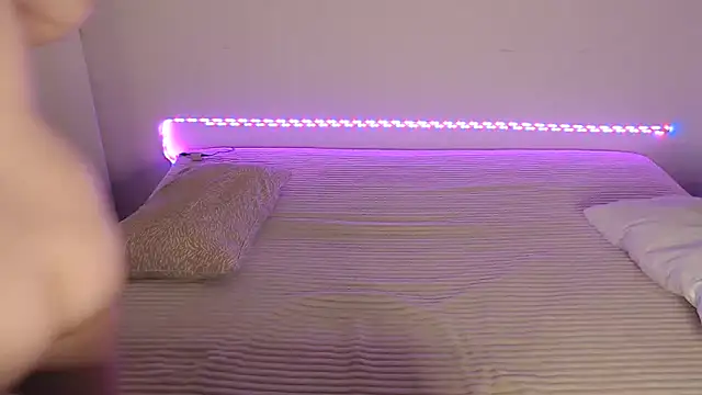 Snapshot of Karolina_love_ chatting on 10-31-25, 05:36 Karolina love online show from 10-31-25, 05:36