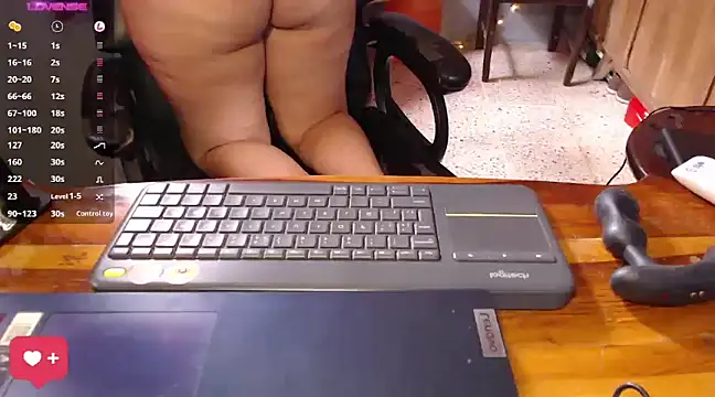 DanelyLopez online show from 02-18-25, 05:31