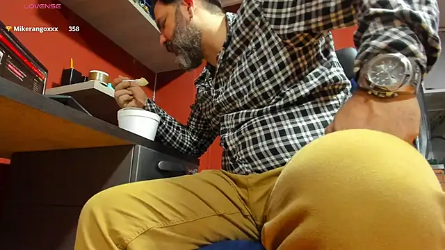 Maxi TheBigDaddy online show from 02-26-25, 06:32