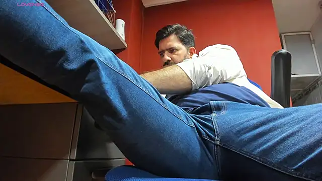 Maxi TheBigDaddy online show from 03-04-25, 05:13