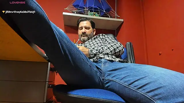 Maxi TheBigDaddy online show from 03-18-25, 03:10