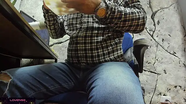 Maxi TheBigDaddy online show from 11-27-25, 05:15