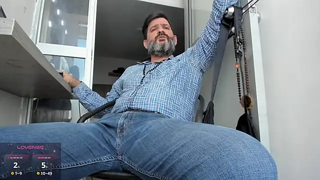 Maxi TheBigDaddy online show from 04-14-26, 04:57