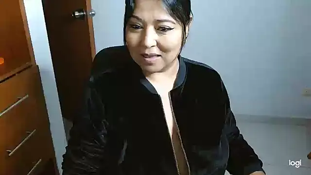 mariemiller19 online show from 12-10-24, 07:16