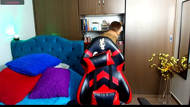 Snapshot of valeria_teiku chatting on 10-11-25, 02:33 valeria teiku online show from 10-11-25, 02:33