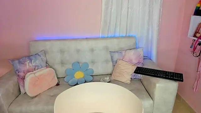 Snapshot of tinysara chatting on 12-04-24, 04:27 tinysara online show from 12-04-24, 04:27