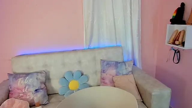 Snapshot of tinysara chatting on 12-18-24, 04:49 tinysara online show from 12-18-24, 04:49