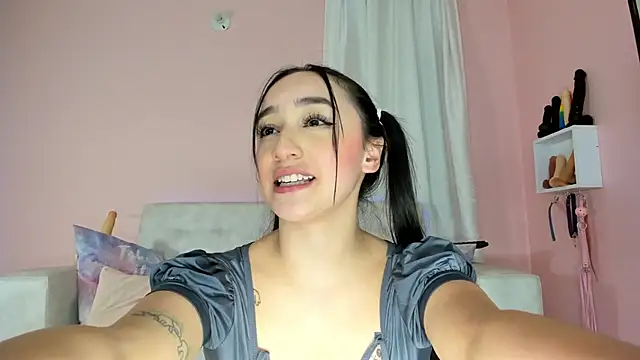 Snapshot of tinysara chatting on 02-27-25, 09:47 tinysara online show from 02-27-25, 09:47