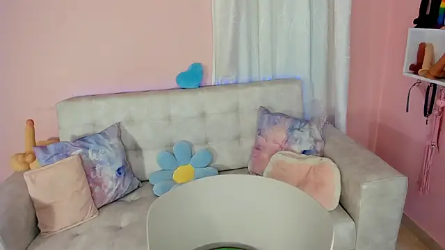 Snapshot of tinysara chatting on 02-28-25, 04:42 tinysara online show from 02-28-25, 04:42