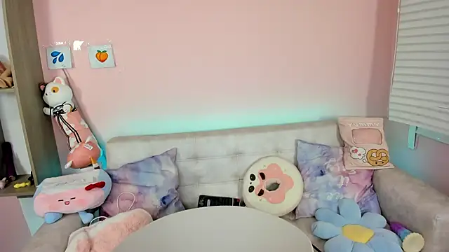 Snapshot of tinysara chatting on 09-25-25, 04:32 tinysara online show from 09-25-25, 04:32