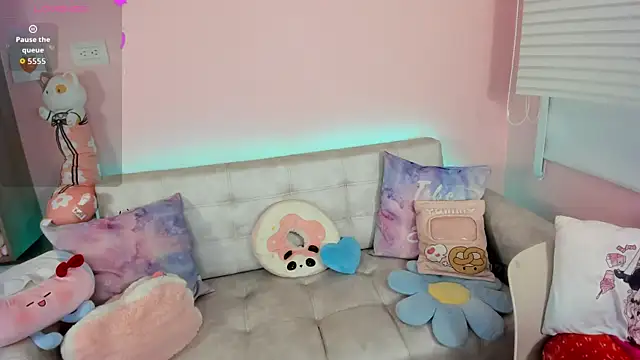 Snapshot of tinysara chatting on 12-05-25, 04:36 tinysara online show from 12-05-25, 04:36