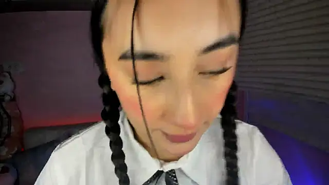 tinysara online show from 03-25-26, 04:35