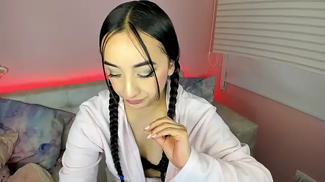 tinysara online show from 04-19-26, 04:39