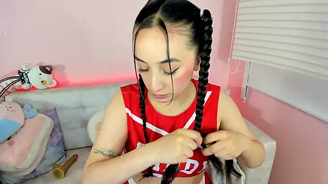 tinysara online show from 04-20-26, 04:32