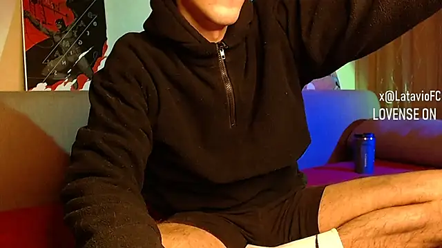 Snapshot of Midnighter_ chatting on 12-16-24, 06:43 Midnighter  online show from 12-16-24, 06:43