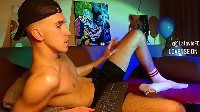 Snapshot of Midnighter_ chatting on 12-26-24, 12:38 Midnighter  online show from 12-26-24, 12:38