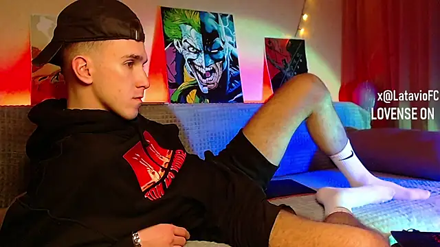 Snapshot of Midnighter_ chatting on 01-28-25, 06:39 Midnighter  online show from 01-28-25, 06:39