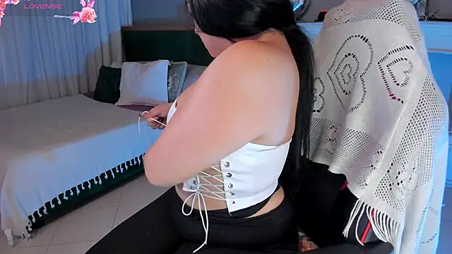 Snapshot of scarlet_miller1 chatting on 03-04-25, 11:51 scarlet miller1 online show from 03-04-25, 11:51