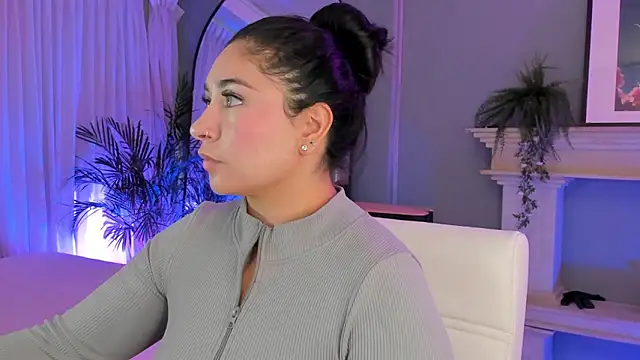 Snapshot of scarlet_miller1 chatting on 09-11-25, 11:43 scarlet miller1 online show from 09-11-25, 11:43