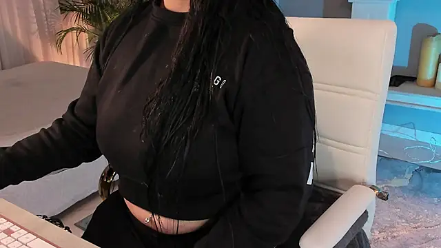 Snapshot of scarlet_miller1 chatting on 09-17-25, 11:56 scarlet miller1 online show from 09-17-25, 11:56