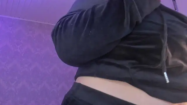 Snapshot of scarlet_miller1 chatting on 10-07-25, 12:02 scarlet miller1 online show from 10-07-25, 12:02