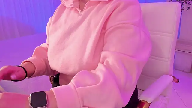 Snapshot of scarlet_miller1 chatting on 11-26-25, 12:28 scarlet miller1 online show from 11-26-25, 12:28