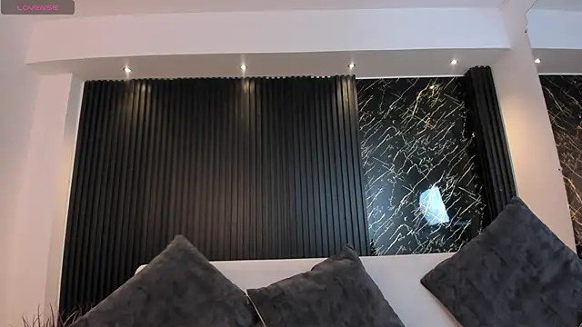 charlottewhitte online show from 03-12-25, 11:31