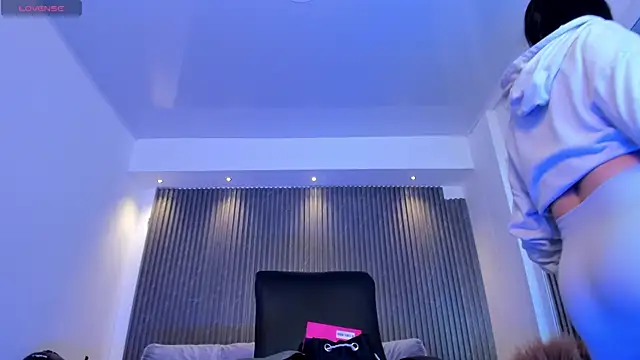 charlottewhitte online show from 09-15-25, 11:43