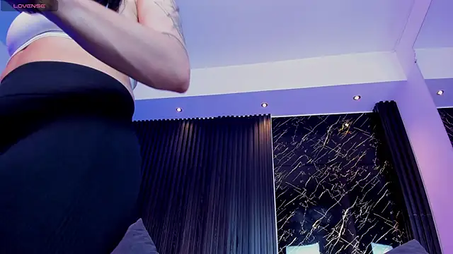 charlottewhitte online show from 09-16-25, 11:11