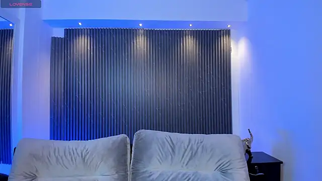 charlottewhitte online show from 12-01-25, 12:54