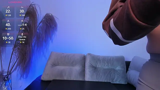 charlottewhitte online show from 12-18-25, 11:38