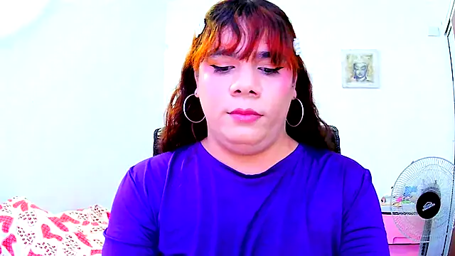 Snapshot of Violetacam_05 chatting on 01-08-26, 08:05 Violetacam 05 online show from 01-08-26, 08:05