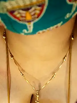 Snapshot of tuttifrutti17 chatting on 12-27-24, 06:42 tuttifrutti17 online show from 12-27-24, 06:42