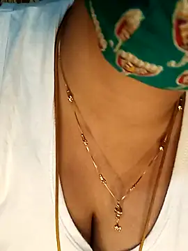 Snapshot of tuttifrutti17 chatting on 01-04-25, 05:47 tuttifrutti17 online show from 01-04-25, 05:47