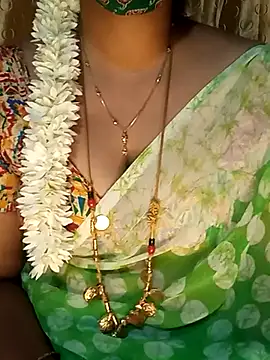 Snapshot of tuttifrutti17 chatting on 02-13-25, 04:50 tuttifrutti17 online show from 02-13-25, 04:50