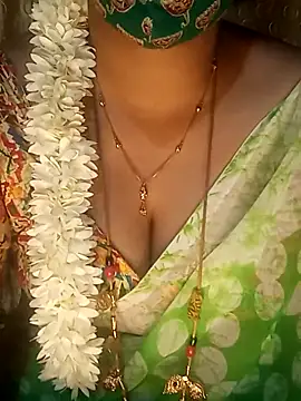 Snapshot of tuttifrutti17 chatting on 02-16-25, 05:26 tuttifrutti17 online show from 02-16-25, 05:26