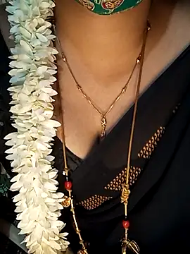 Snapshot of tuttifrutti17 chatting on 02-17-25, 05:21 tuttifrutti17 online show from 02-17-25, 05:21