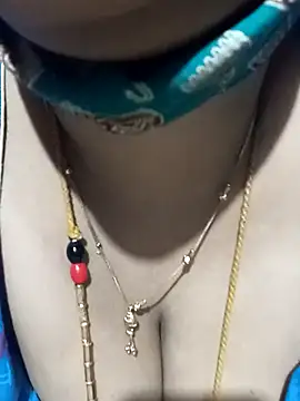 Snapshot of tuttifrutti17 chatting on 09-25-25, 05:38 tuttifrutti17 online show from 09-25-25, 05:38