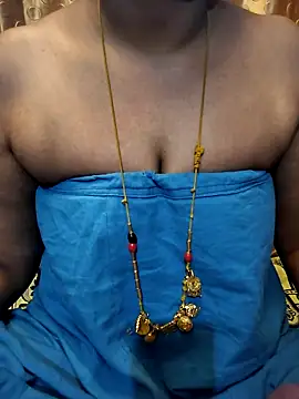 Snapshot of tuttifrutti17 chatting on 02-26-26, 05:45 tuttifrutti17 online show from 02-26-26, 05:45