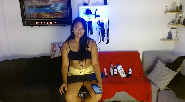 Chiara petterson online show from 03-07-25, 03:19