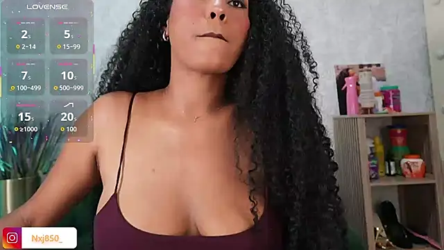 HOTBLACKANDWHITE2 online show from 03-26-26, 04:29