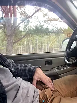 Snapshot of Themechanic420 chatting on 11-18-25, 05:06 Themechanic420 online show from 11-18-25, 05:06